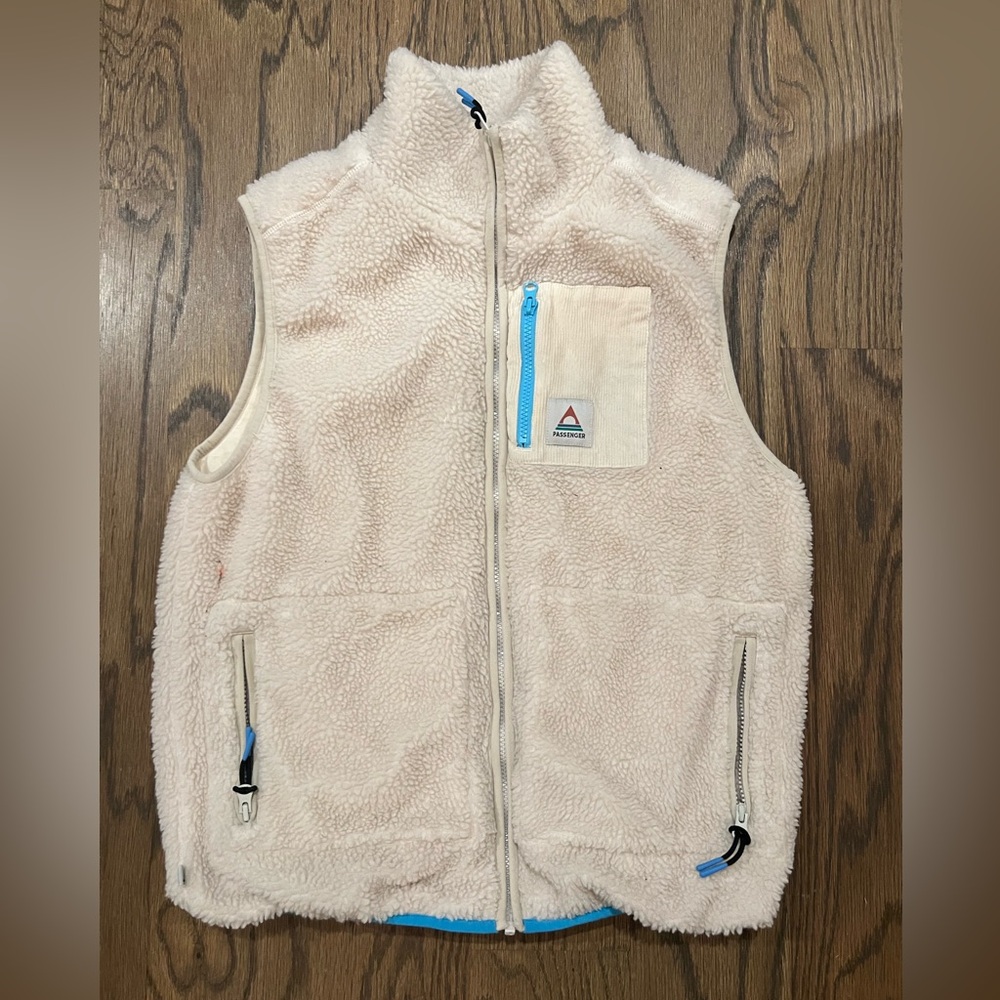 Passenger Lucian Sherpa Vest‎ - Ivory